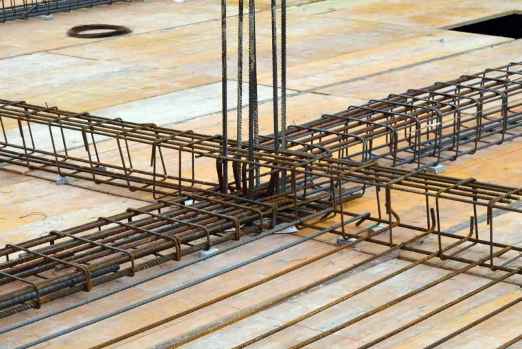 Comment renforcer le sol d’une vieille maison avec une nouvelle dalle béton ?, Royan, Julian Rénovation