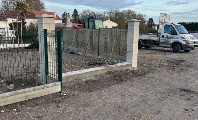 Création d'entrées de portails à Boutenac-Touvent, Royan, Julian Rénovation