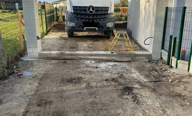 Création d'entrées de portails à Boutenac-Touvent, Royan, Julian Rénovation