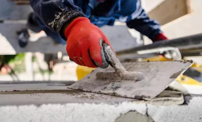 Application d’enduits extérieurs, Royan, Julian Rénovation