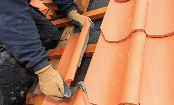 Remplacement de tuiles, Royan, Julian Rénovation